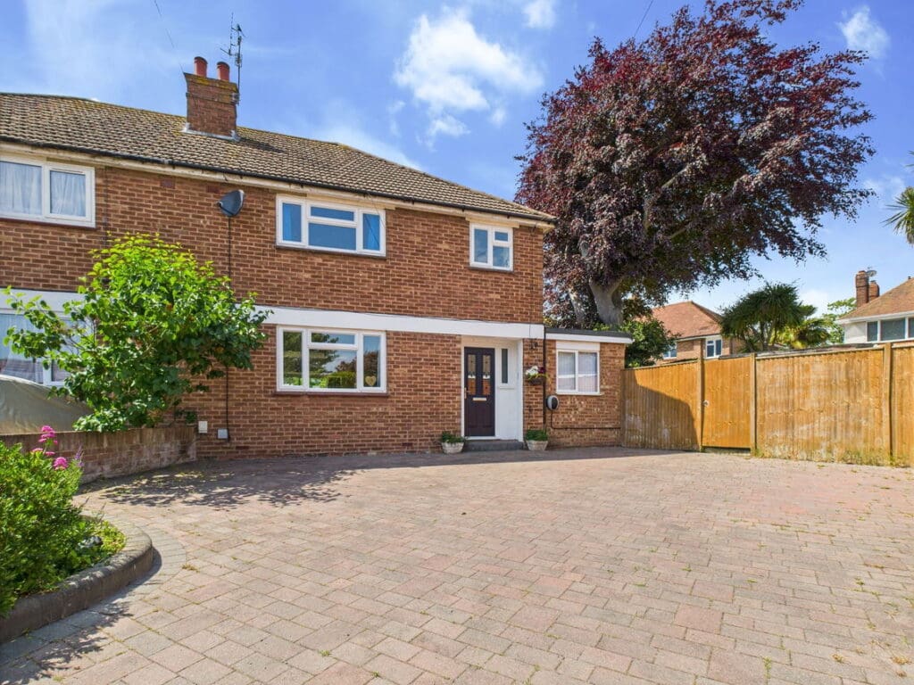 Halsbury Close, Worthing, BN11 2JW