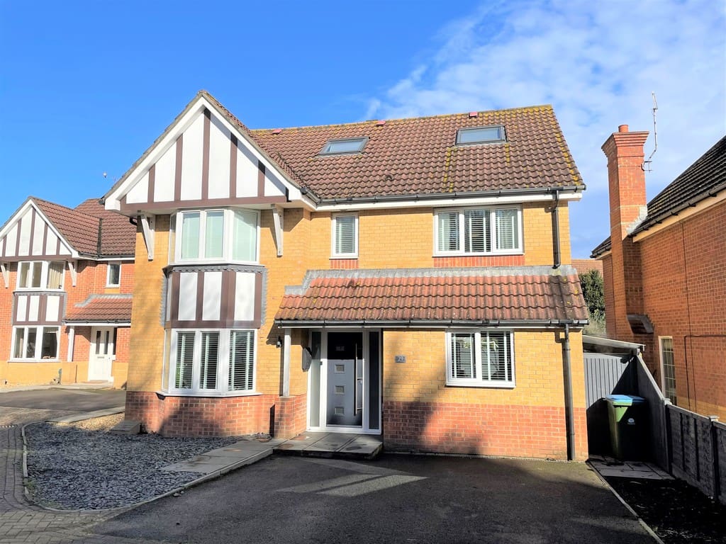 Kingfisher Drive, Littlehampton, BN17 7GX