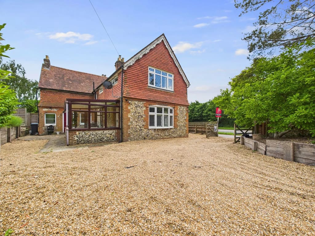 Findon Road, Findon, Worthing, BN14 0RA