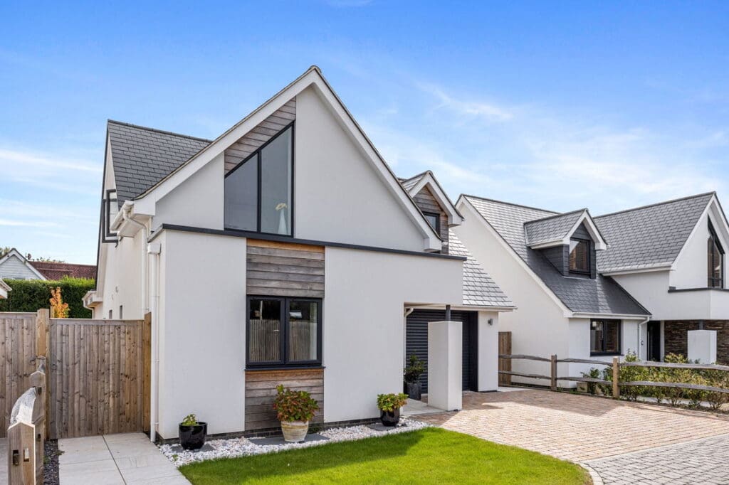 Pebble Lane, Ferring, West Sussex, BN12 5FB
