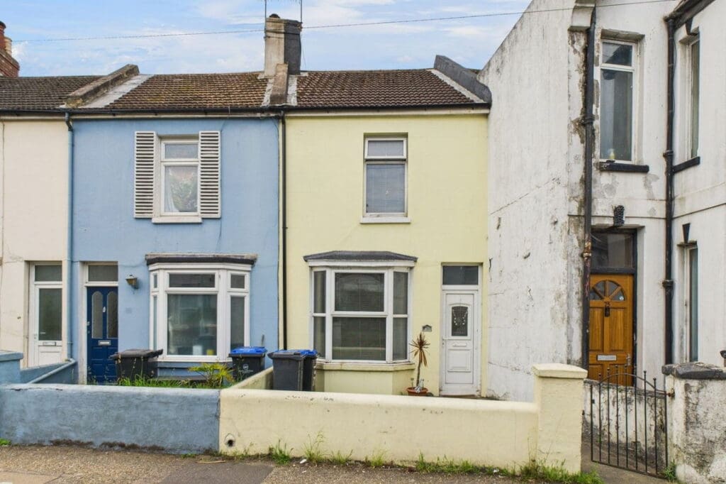 Tarring Road, Worthing, BN11 4EP
