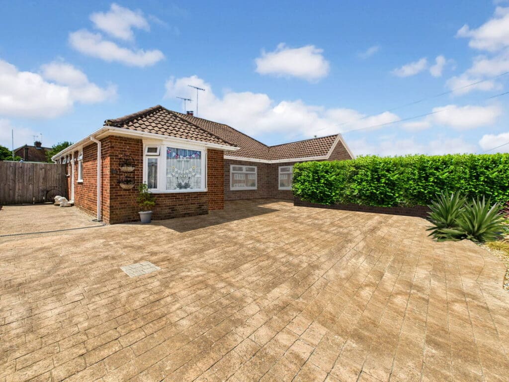 Stonehurst Road, Worthing, BN13
