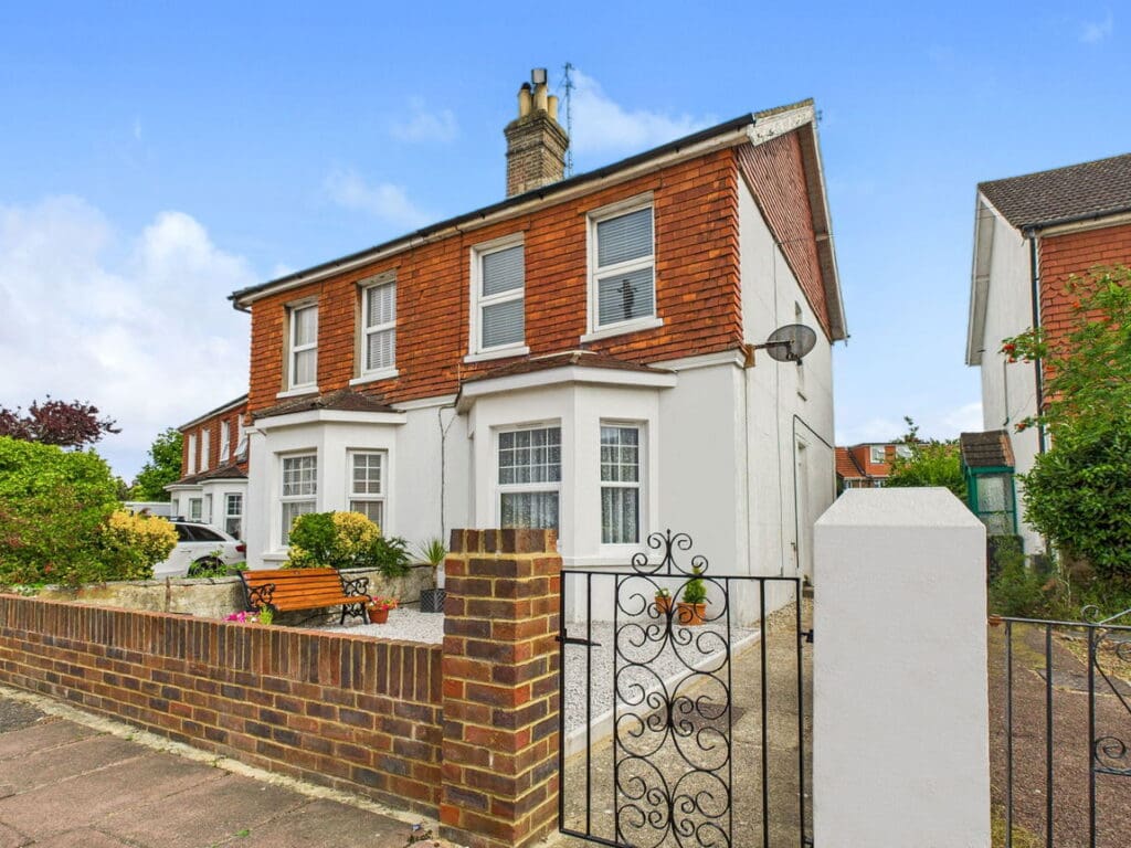 Rugby Road, Worthing, BN11 5NB