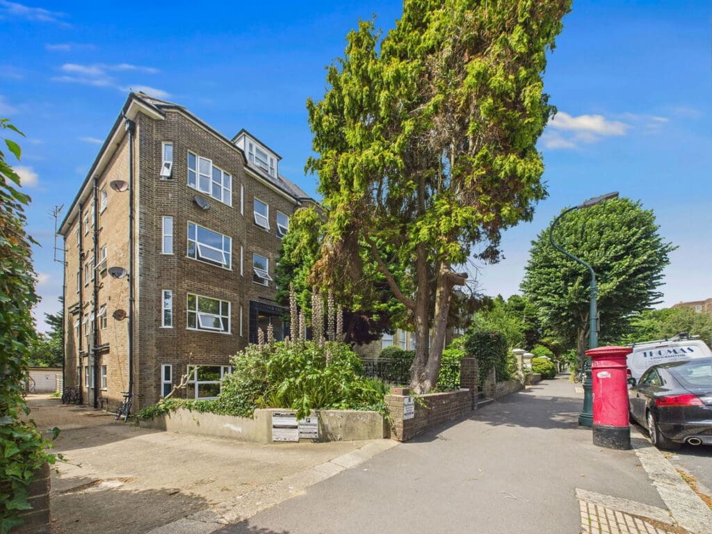 Bramber Court, Eaton Gardens, Hove, BN3 3TS