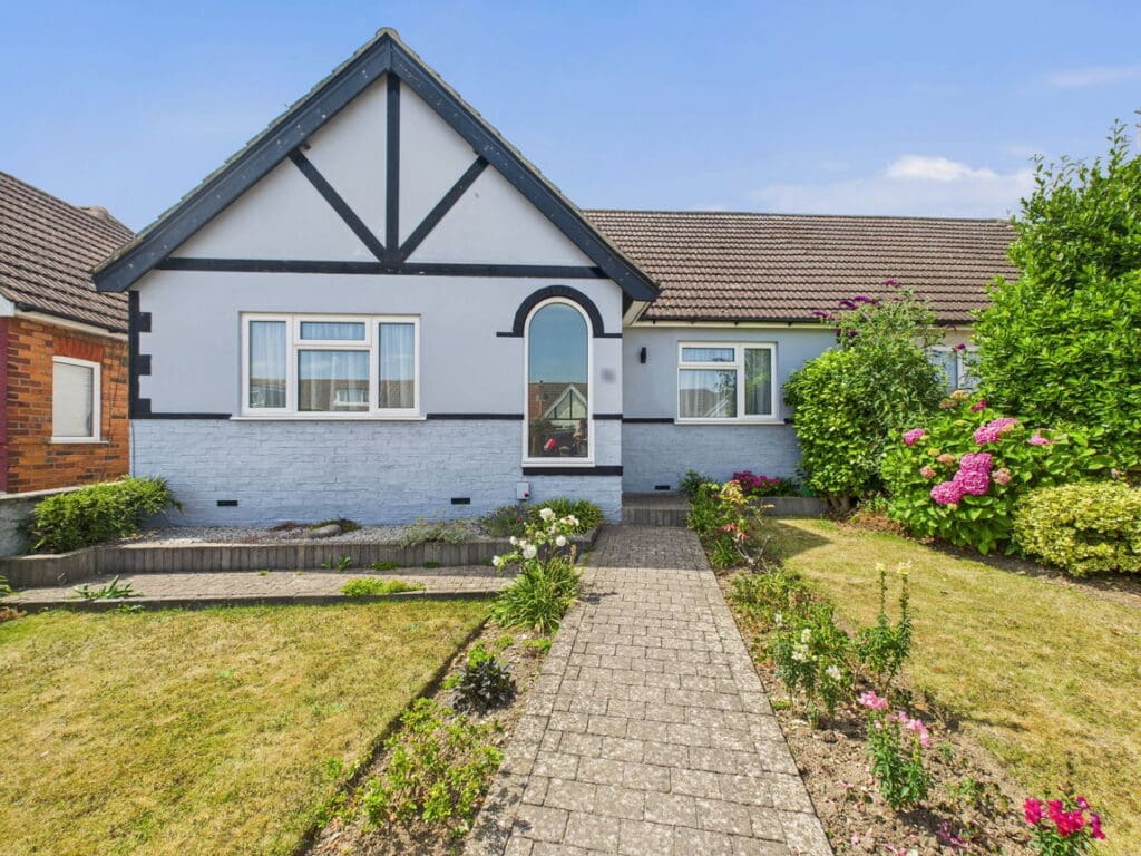 Grand Avenue, Lancing, BN15 9QD