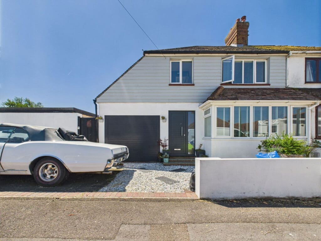 Alexandra Road, Lancing, BN15 8EJ