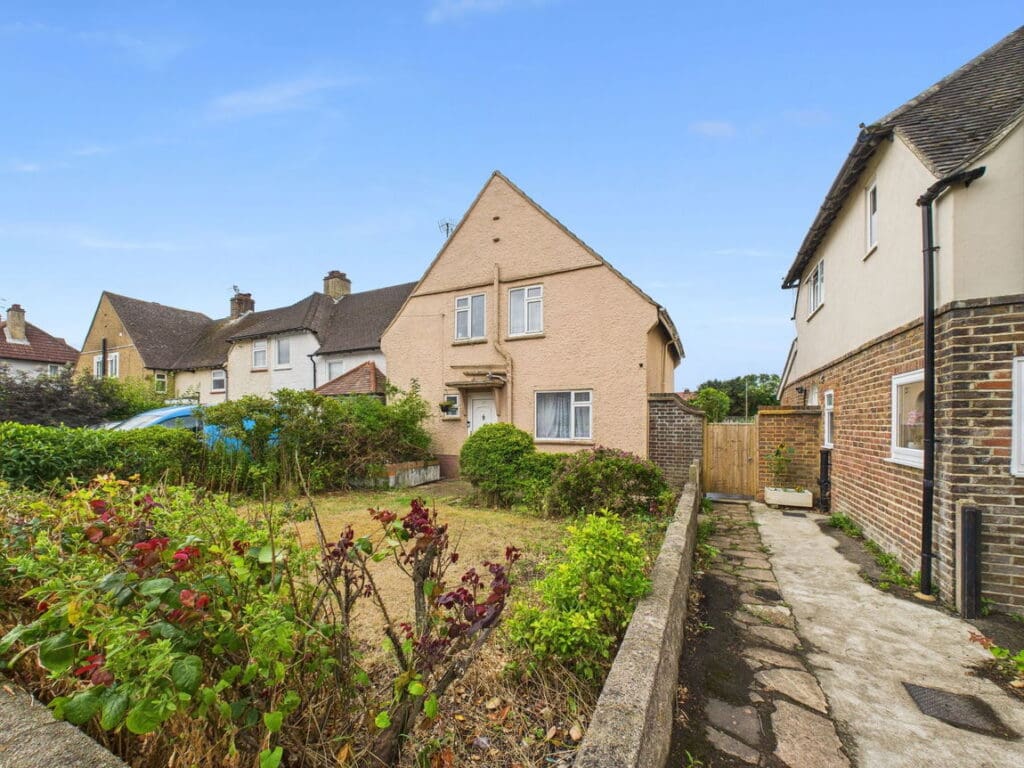 The Gardens, Southwick