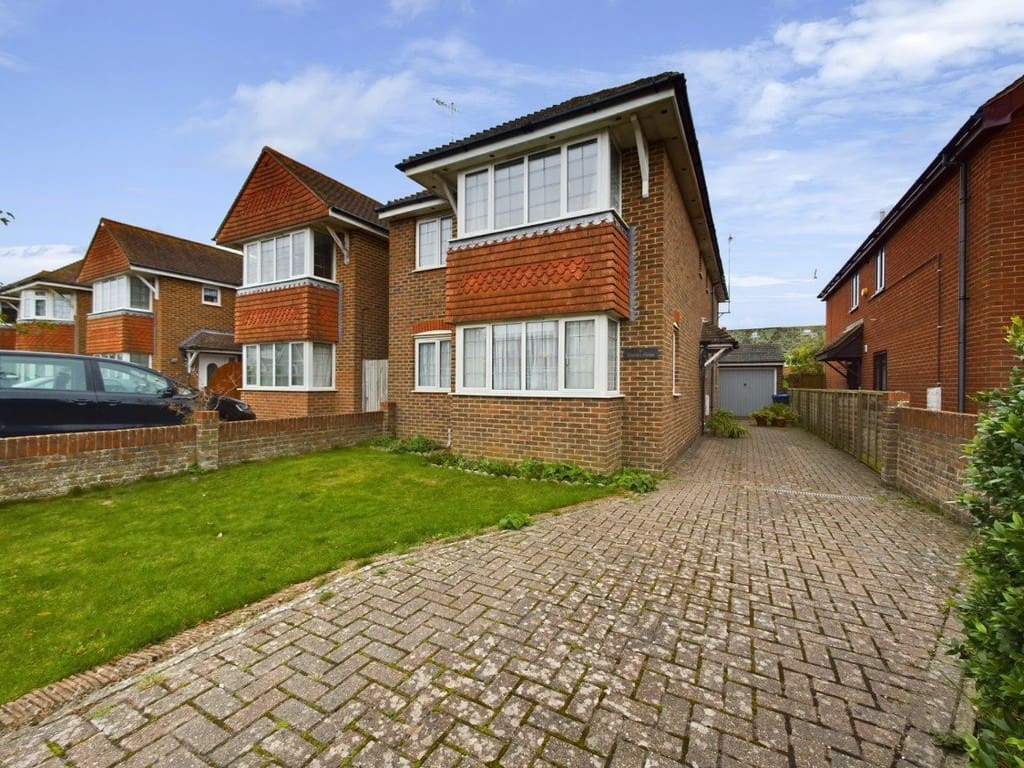 Wallace Avenue, Worthing, BN11 5SS