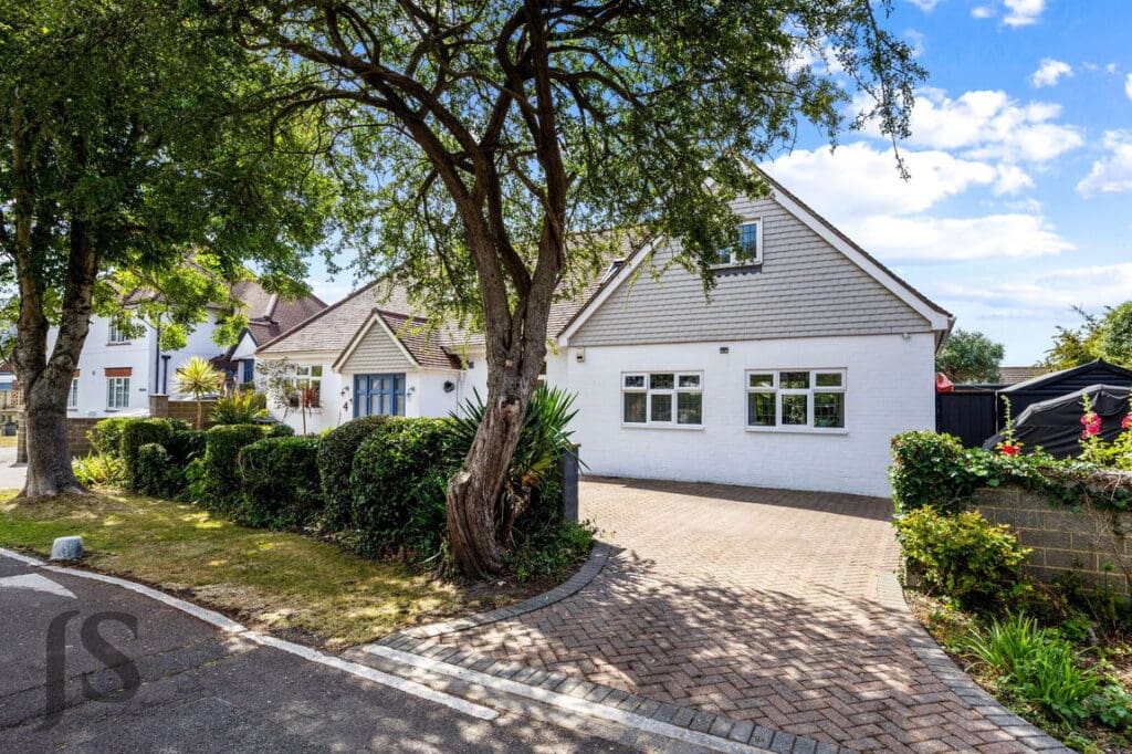 South View, East, Preston, West Sussex, BN16 1PX