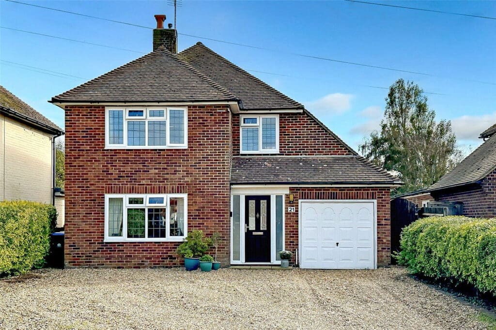 Cove Road, Rustington, West Sussex, BN16 2QW