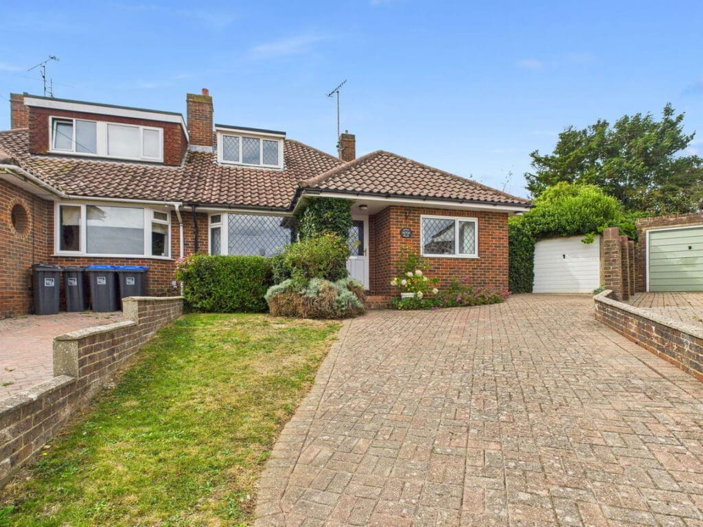 Church Close, North Lancing, BN15 0EZ