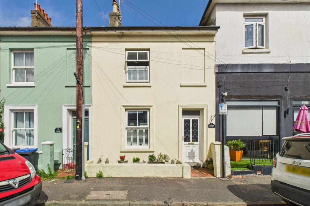 Graham Road, Worthing, BN11 1TL