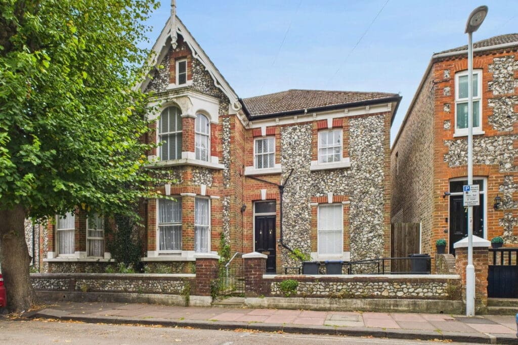Cambridge Road, Worthing, BN11 1XD