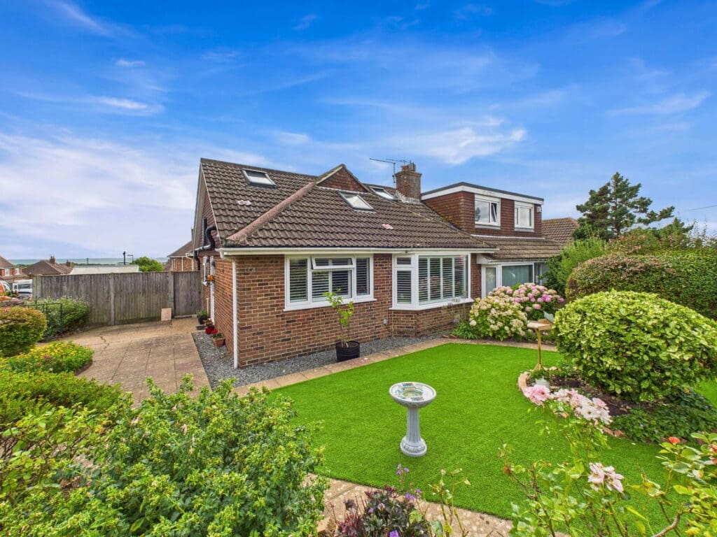 Holmbush Way, Southwick