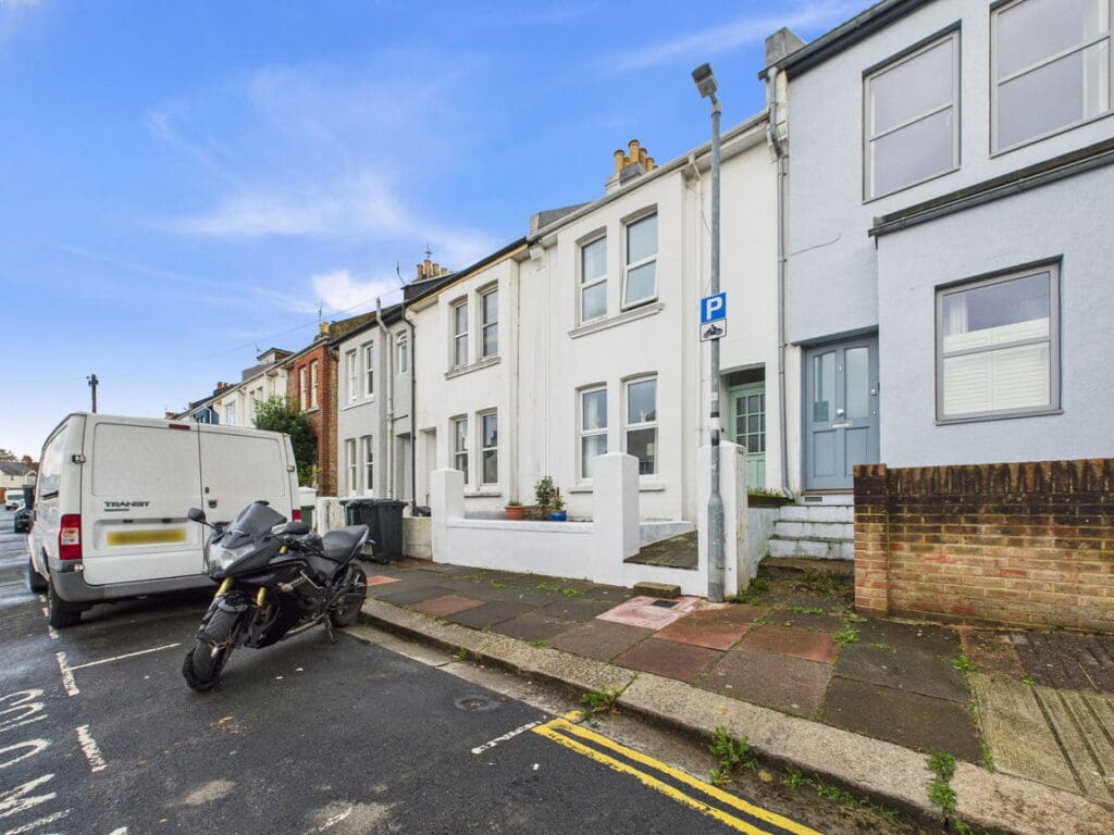 Carisbrooke Road, Brighton, BN2 3EF